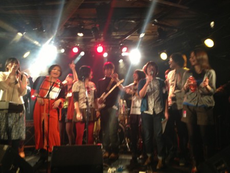 皆で大熱唱。